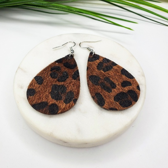 5 for $25 Textured Leopard Print Leaf Earrings - Picture 3 of 6